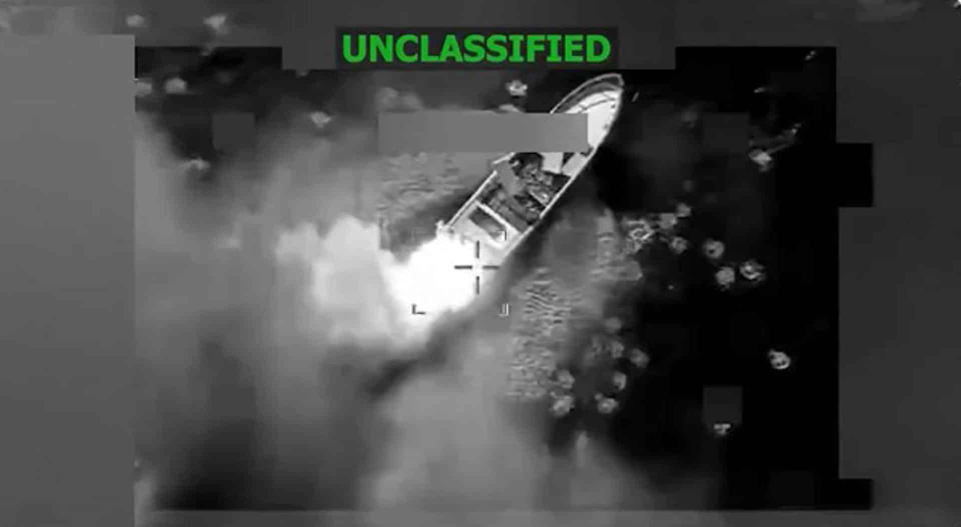 Imagen difundida en la cuenta en X @Southcom del Comando Sur de las fuerzas armadas estadounidenses de un supuesto bote del narcotráfico atacado por la Fuerza de Tarea Conjunta del Comando Sur este lunes, en el Pacífico.  EFE/ @southcom /SOLO USO EDITORIAL/ SOLO DISPONIBLE PARA ILUSTRAR LA NOTICIA QUE ACOMPAÑA (CRÉDITO OBLIGATORIO)