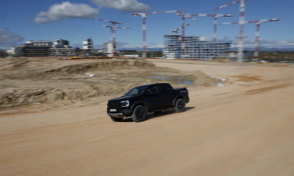 Vista de las obras de construcción del MadRing, el circuito que en septiembre albergará el Gran Premio de España de Fórmula Uno, este martes. EFE/ J.J. Guillén