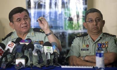 Imagen de archivo del jefe de la Dirección de Inteligencia Militar de Nicaragua, Leonel Gutiérrez (d). EFE/Mario López.