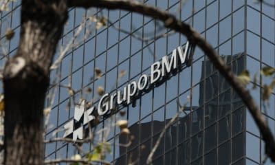 Fotografía de archivo del edificio corporativo de la Bolsa Mexicana de Valores (BMV) en la Ciudad de México (México). EFE/José Méndez