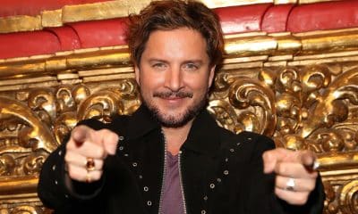 El cantante español Manuel Carrasco posa durante una entrevista con EFE este lunes, en Ciudad de México (México). EFE/ Mario Guzmán