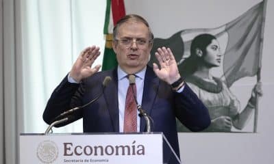 Imagen de archivo del secretario de Economía, Marcelo Ebrard, durante una rueda de prensa en Ciudad de México (México). EFE/José Méndez