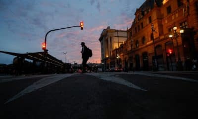 Vista de la zona de la estación ferroviaria de Plaza Constitución en la Ciudad de Buenos Aires, este jueves, durante una huelga general en protesta contra el proyecto de reforma laboral, impulsado por el Gobierno del ultraderechista Javier Milei y que debatirá el pleno de la Cámara de Diputados. EFE/Juan Ignacio Roncoroni