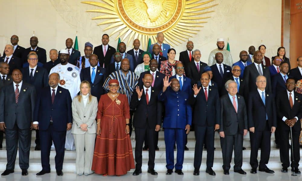 Los participantes posan para una foto familiar durante la 39ª Sesión Ordinaria de la Asamblea de Jefes de Estado y de Gobierno de la Unión Africana en Adís Abeba, Etiopía, 14 de febrero de 2026.EFE/EPA/MINASSE WONDIMU HAILU