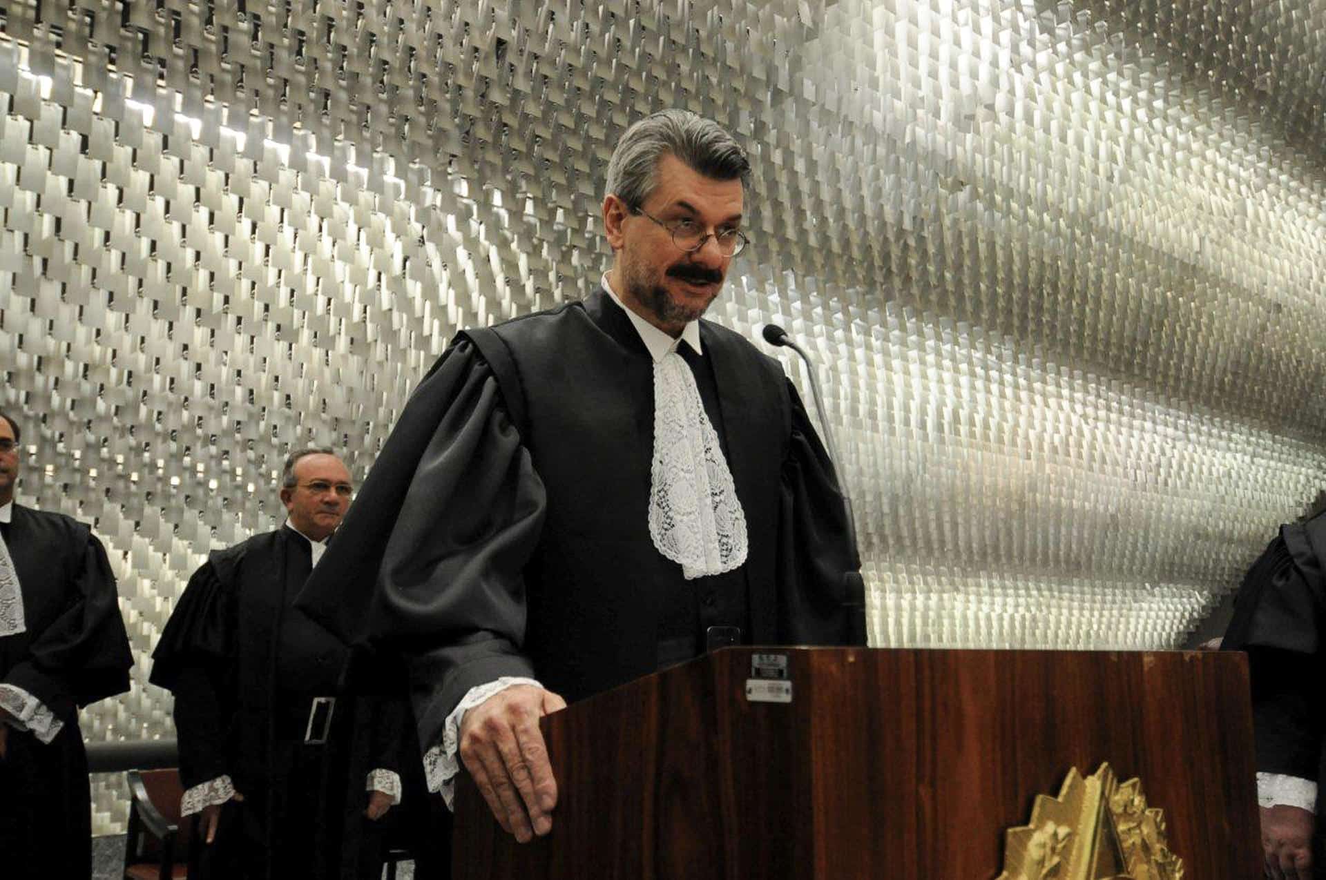 Fotografía del 5 de noviembre de 2011 cedida por el Tribunal Superior de Justicia de Brasil que muestra al magistrado Marco Buzzi. EFE/ Tribunal Superior de Justicia de Brasil