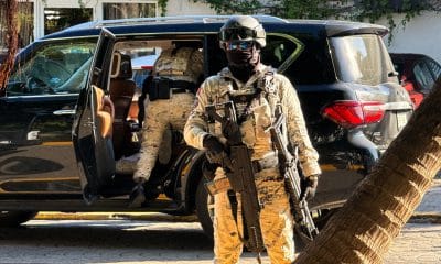 Personal de la Guardia Nacional (GN) realiza un operativo para la detención del empresario turístico Eduardo Albor Villanueva este jueves, en Cancún estado de Quintana Roo (México). EFE/Alosno Cupul