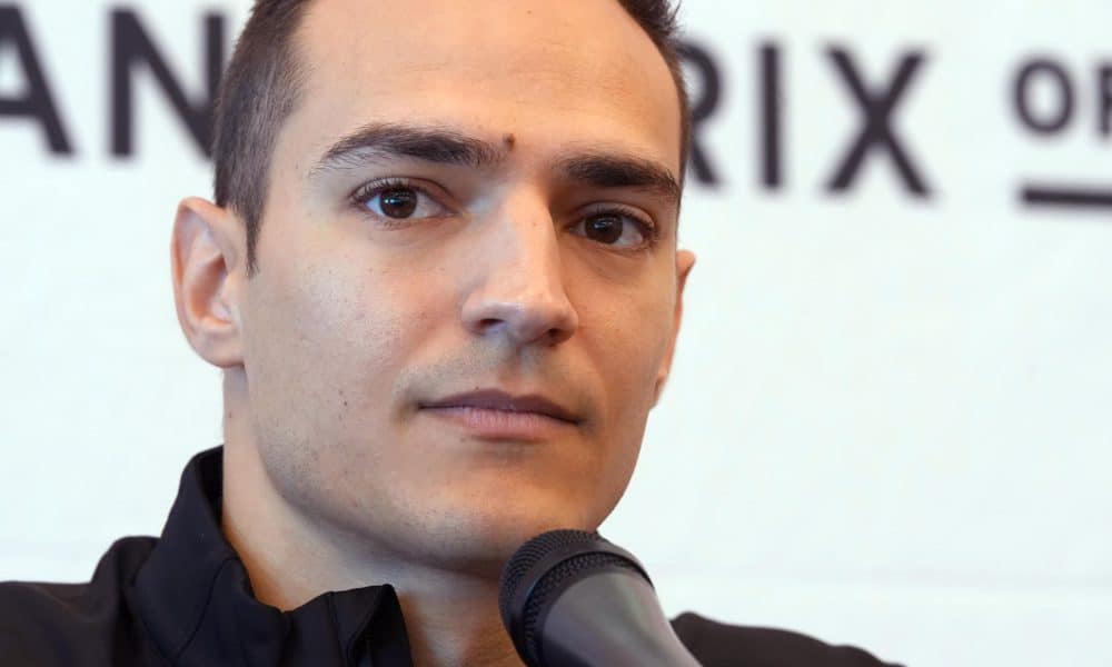 El piloto español de la escudería Chip Ganassi Racing, Álex Palou, durante una rueda de prensa en San Petersburgo, Florida (EE.UU.). EFE/Alberto Boal