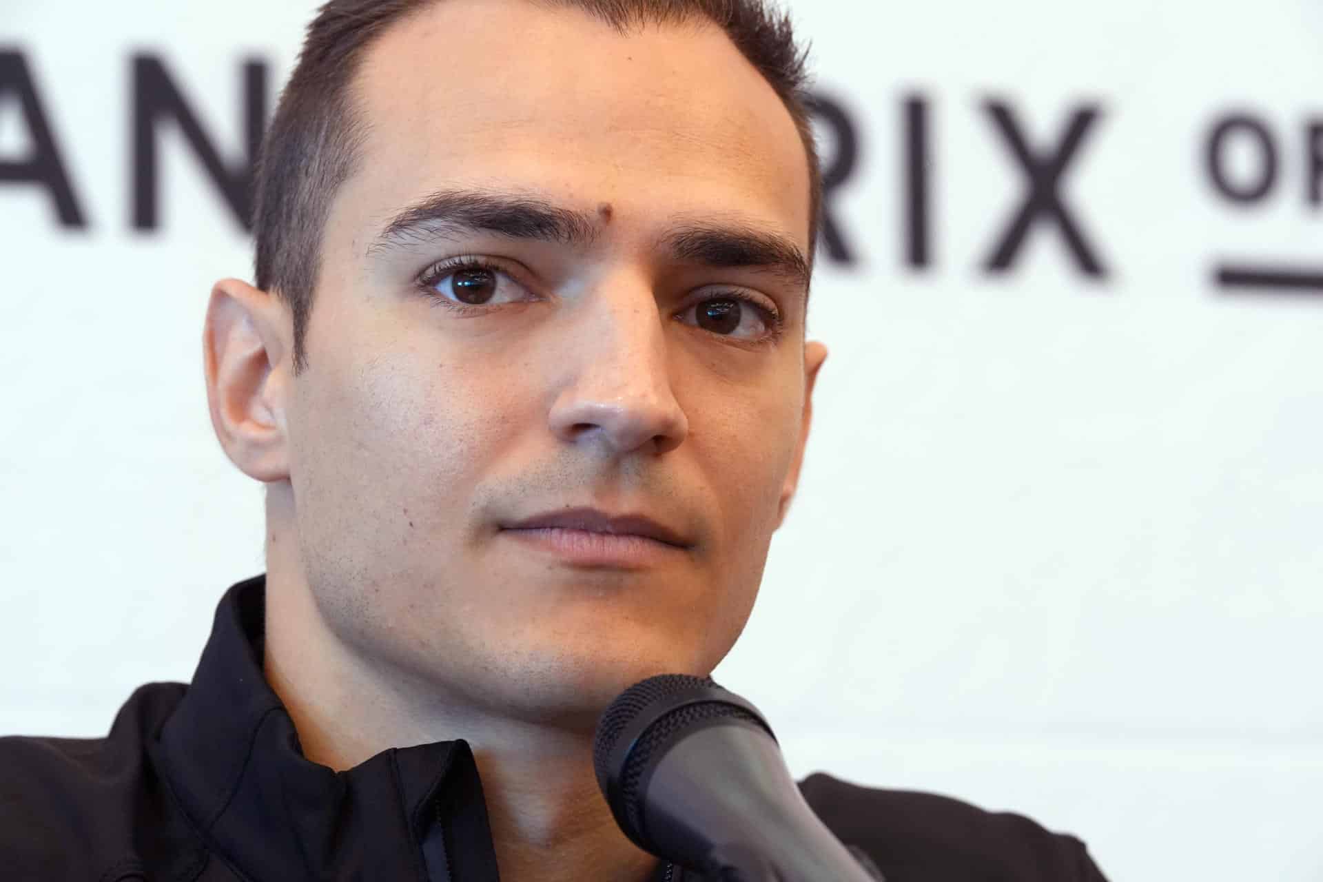 El piloto español de la escudería Chip Ganassi Racing, Álex Palou, durante una rueda de prensa en San Petersburgo, Florida (EE.UU.). EFE/Alberto Boal