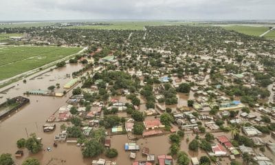 Vista aérea de las inundaciones en Mozambique, en una imagen de enero pasado. EFE/EPA/LUISA NHANTUMBO