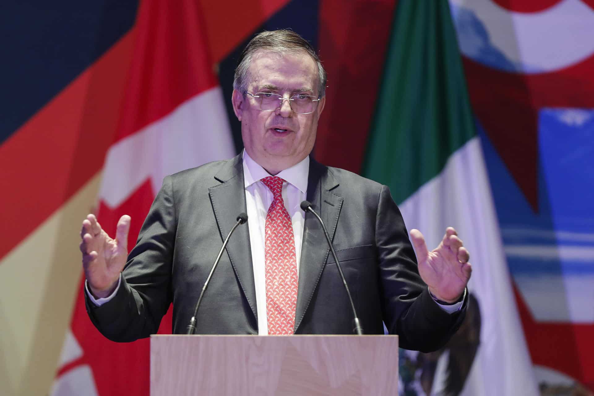 El secretario de Economía de México, Marcelo Ebrard, habla durante una rueda de prensa en Ciudad de México (México). Imagen de archivo. EFE/Isaac Esquivel