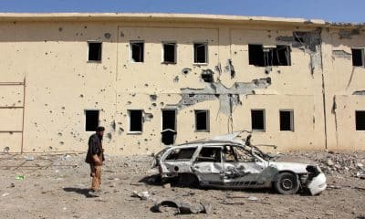 Daños en una casa en Kandahar (Afganistán) por el conflicto fronterizo con Pakistán. EFE/EPA/QUDRATULLAH RAZWAN