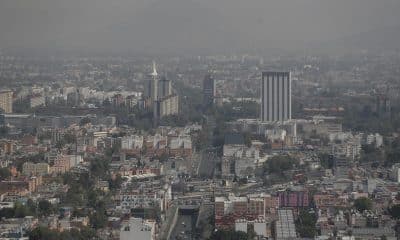 Fotografía del 19 de marzo de 2025, de una capa de contaminación sobre la Ciudad de México (México). EFE/ Isaac Esquivel/ARCHIVO