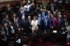 Fotografía cedida por el Senado de la Nación de Argentina que muestra a senadores posando en el recinto del Senado de la Nación en Buenos Aires (Argentina). EFE/ Charly Diaz Azcue/ Senado de Argentina
