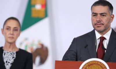 El titular de la Secretaría de Seguridad y Protección Ciudadana (SSPC), Omar García Harfuch, participa en una rueda de prensa este martes en el Palacio Nacional en Ciudad de México (México). EFE/Mario Guzmán