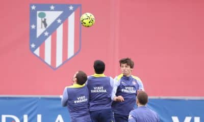 Los jugadores del Atlético de Madrid, durante el entrenamiento de este sábado. EFE/Víctor Lerena