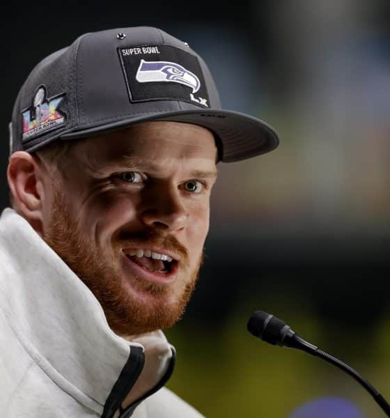 El mariscal de campo de Seattle Seahawks, Sam Darnold, compareció este lunes en Santa Clara (California) al tradicional Día de los Medios con miras al Super Bowl LX que se jugará el 8 de febrero en el Levi's Stadium. EFE/EPA/JOHN G. MABANGLO