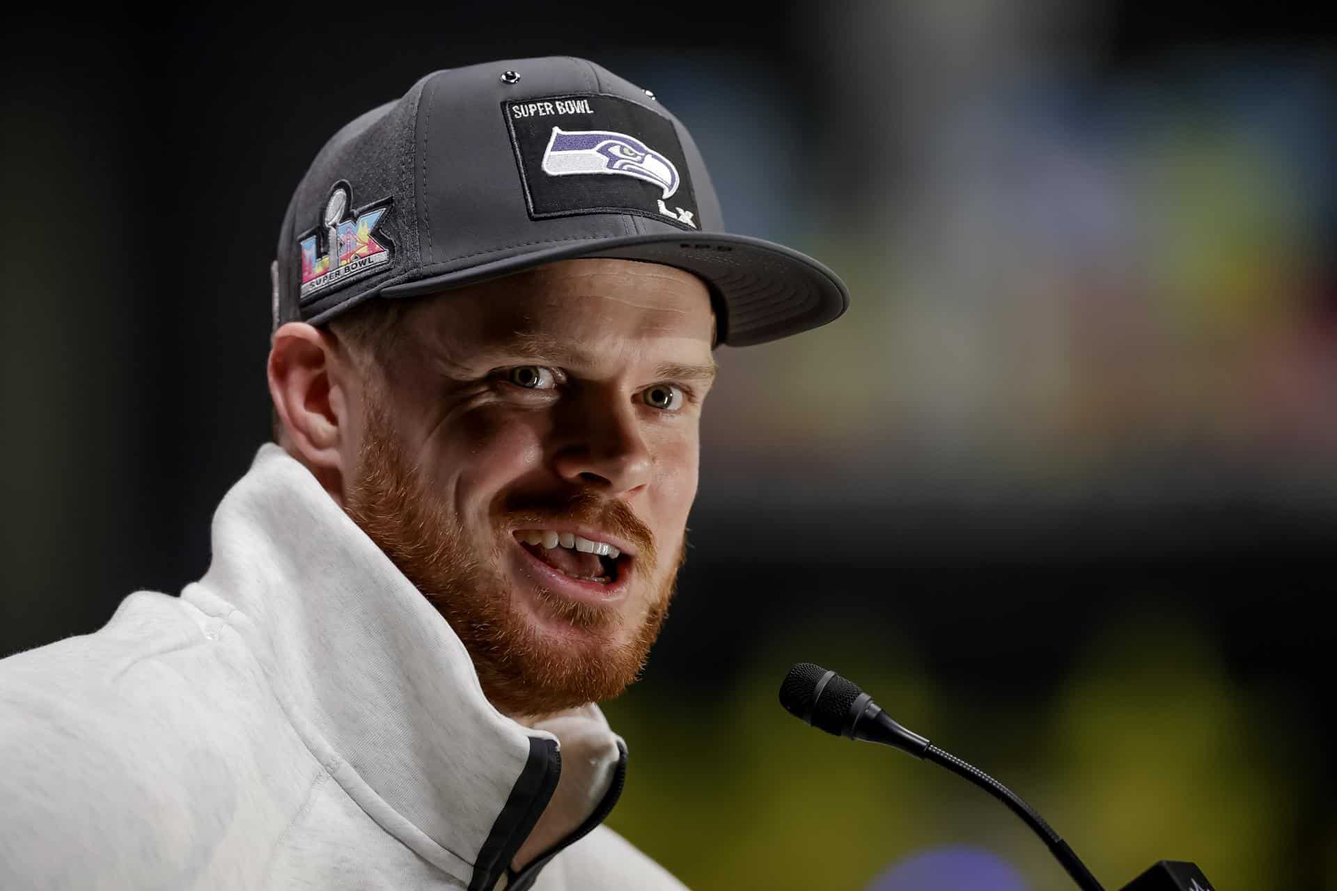 El mariscal de campo de Seattle Seahawks, Sam Darnold, compareció este lunes en Santa Clara (California) al tradicional Día de los Medios con miras al Super Bowl LX que se jugará el 8 de febrero en el Levi's Stadium. EFE/EPA/JOHN G. MABANGLO