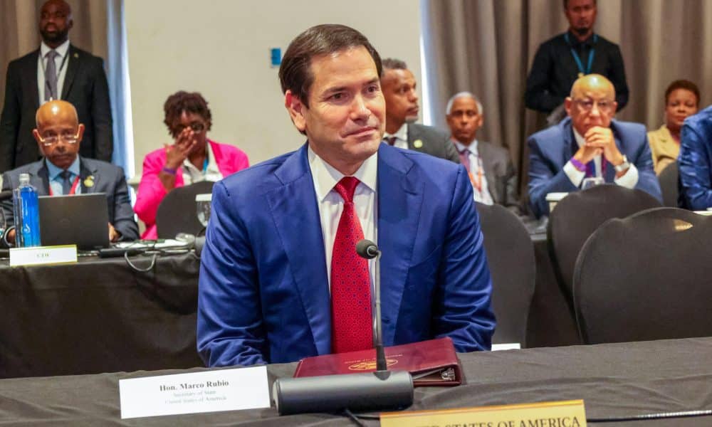 Fotografía cedida por la Comunidad del Caribe (Caricom) que muestra al secretario de Estado de Estados Unidos, Marco Rubio, asistiendo a una plenaria de la 50 Reunión Ordinaria de la Conferencia de Jefes de Gobierno de Caricom este miércoles, en Basseterre (San Cristóbal y Nieves). EFE/ Caricom /SOLO USO EDITORIAL/NO VENTAS/SOLO DISPONIBLE PARA ILUSTRAR LA NOTICIA QUE ACOMPAÑA (CRÉDITO OBLIGATORIO)