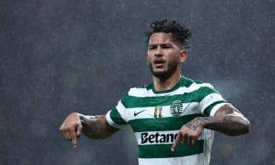 El jugador del Sporting Luis Suarez (I) en el Jose Alvalade Stadium, en Lisboa, Portugal. EFE/EPA/RODRIGO ANTUNES