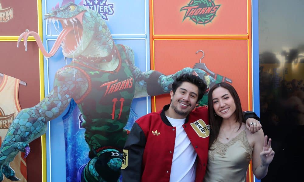 La actriz e influencer Carolina Díaz (d) posa junto a Daniel Sosa durante la alfombra Roja de la película "La Cabra" este martes, en la Ciudad de México (México). EFE/ Mario Guzmán