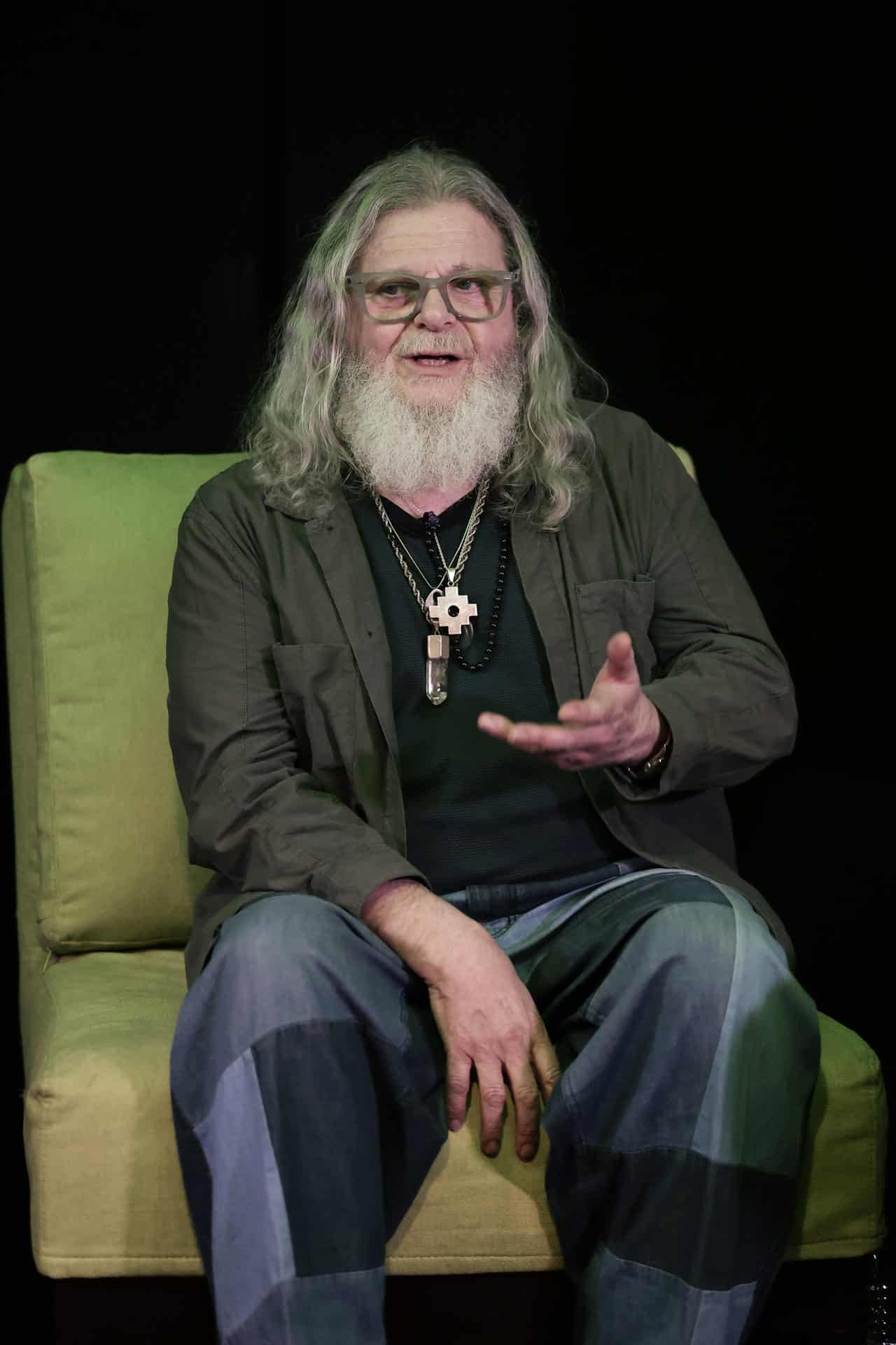 El compositor argentino Gustavo Santaolalla habla en una entrevista con EFE este viernes, en Ciudad de México (México). EFE/ José Méndez