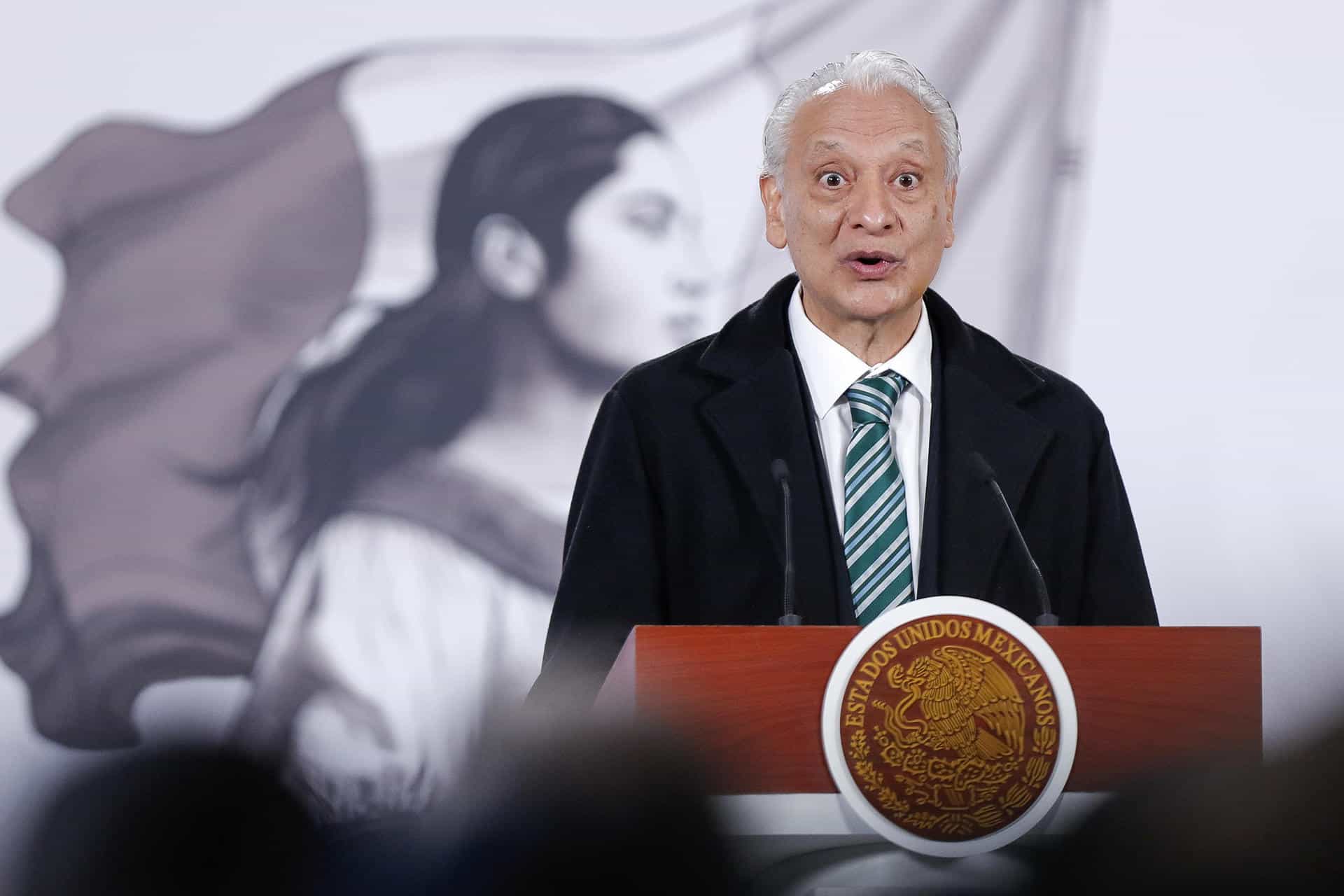 El director de Petróleos Mexicanos (Pemex), Víctor Rodríguez Padilla, participa en una rueda de prensa este miércoles en el Palacio Nacional en Ciudad de México (México). EFE/ Isaac Esquivel