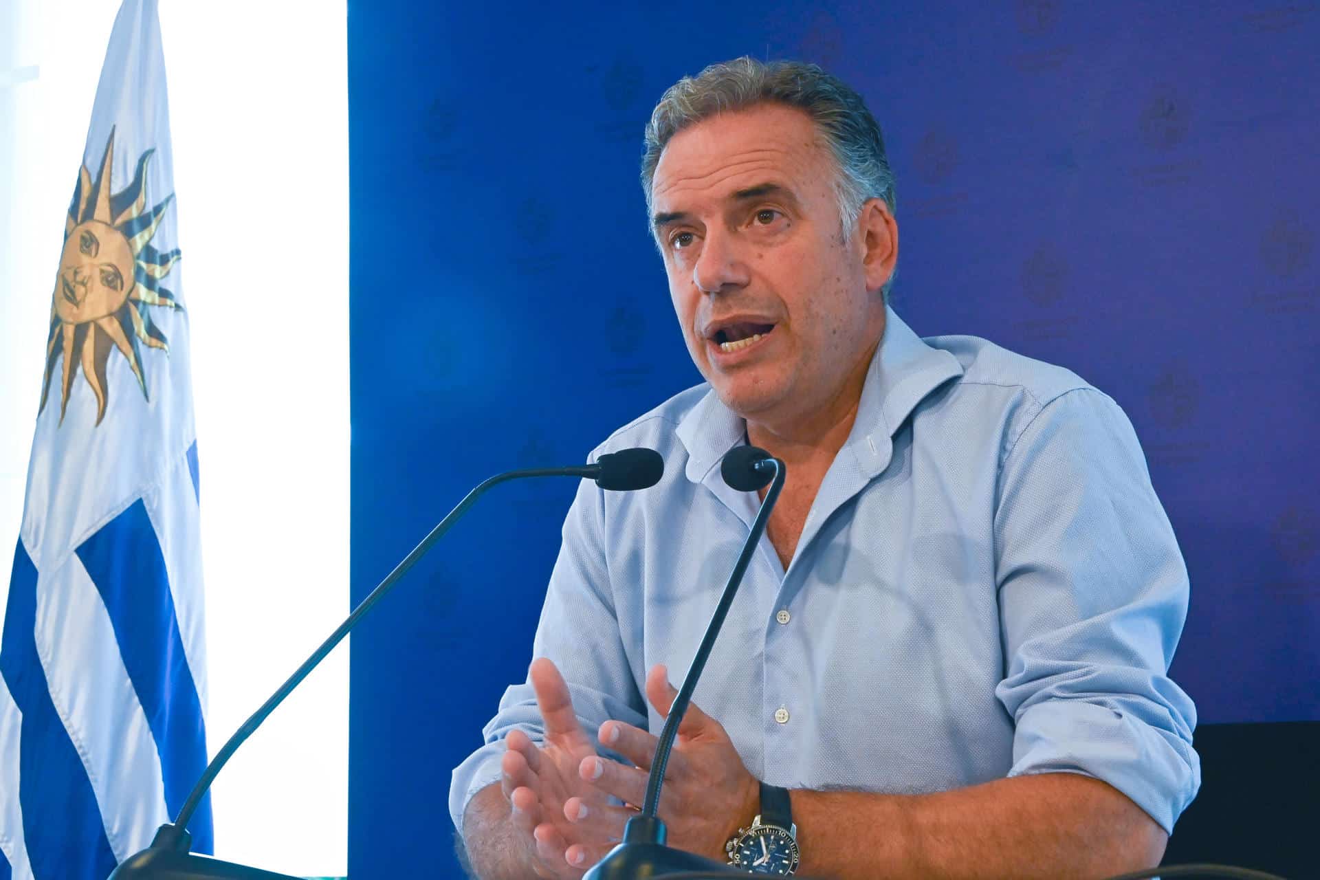 Fotografía de archivo, 04/01/2026.- El presidente de Uruguay, Yamandú Orsi, habla durante una rueda de prensa en Montevideo (Uruguay). EFE/ Federico Gutierrez