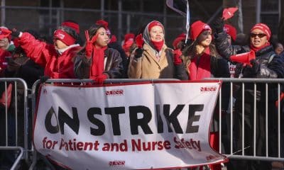 Las enfermeras y otros simpatizantes continúan en huelga frente al Hospital Mount Sinai en Nueva York, Nueva York, EEUU. Imagen de archivo. EFE/EPA/SARAH YENESEL