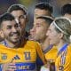 Angel Correa (i) de Tigres celebra un gol con sus compañeros. Imagen de archivo. EFE/Miguel Sierra.