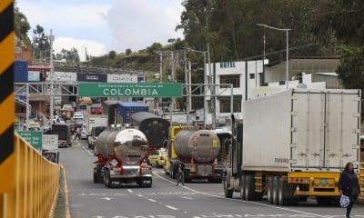 Fotografía de archivo que muestra el puente internacional de Rumichaca en Tulcán (Ecuador). EFE/ Xavier Montalvo