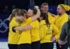 El equipo de Suecia celebra después de ganar el partido por la medalla de oro femenino de curling en los Juegos Olímpicos de Invierno Milano Cortina 2026, en Cortina d'Ampezzo, Italia.EFE/EPA/ANDREA SOLERO
