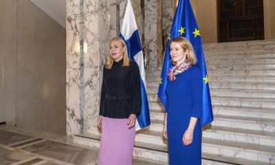 La ministra de Asuntos Exteriores finlandesa, Elina Valtonen (i) y la alta representante de la UE para Asuntos Exteriores y Seguridad, Kaja Kallas (d), se reunieron en el Parlamento finlandés en Helsinki, Finlandia, el 5 de febrero de 2026. EFE/EPA/Kimmo Penttinen