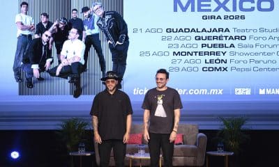 Los integrantes de la banda uruguaya No te va a gustar, Denis Ramos (i) y Emiliano  Brancciari (d) posan durante una conferencia de prensa este jueves, en Ciudad de México (México). EFE/José Méndez