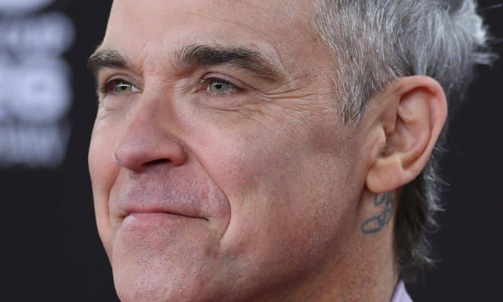 El cantante británico Robbie Williams posa en la alfombra roja previo al sorteo del Mundial de Fútbol FIFA 2026 en el Kennedy Center de Washington (Estados Unidos). Imagen de archivo. EFE/ Octavio Guzmán