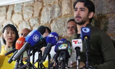 Ramón Guanipa, hijo del exdiputado antichavista Juan Pablo Guanipa, habla durante una rueda de prensa este 9 de febrero de 2026, en Caracas (Venezuela). EFE/ Miguel Gutiérrez