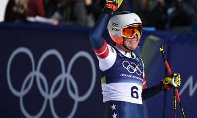 La estadounidense Breezy Johnson celebra la victoria durante la carrera de Descenso de Esquí Alpino femenino en los Juegos Olímpicos de Invierno de 2026 en el Centro de Esquí Alpino Tofane en Cortina d'Ampezzo, Italia. EFE/EPA/JEAN-CHRISTOPHE BOTT