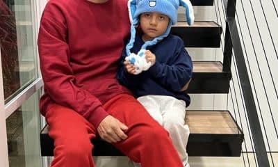 Fotografía publicada en la red social X de la cuenta del congresista demócrata Joaquin Castro, @JoaquinCastrotx, que muestra al niño ecuatoriano de cinco años Liam Conejo Ramos y su padre, que fueron liberados del centro de inmigración en Texas donde estaban detenidos desde el pasado 22 de enero por el Servicio de Control de Inmigración y Aduanas en Mineápolis. EFE/ @joaquincastrotx /SOLO USO EDITORIAL NO VENTAS /SOLO DISPONIBLE PARA ILUSTRAR LA NOTICIA QUE ACOMPAÑA (CRÉDITO OBLIGATORIO)