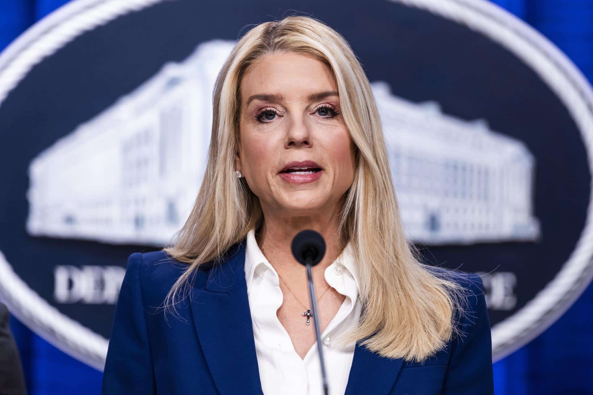 EFE/EPA/JIM LO SCALZO