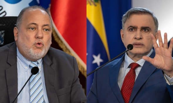 Combo de fotografías de archivo donde aparece el fiscal general de Venezuela, Tarek William Saab (d), y el defensor del Pueblo, Alfredo Ruiz. EFE/ Ronald Pena R