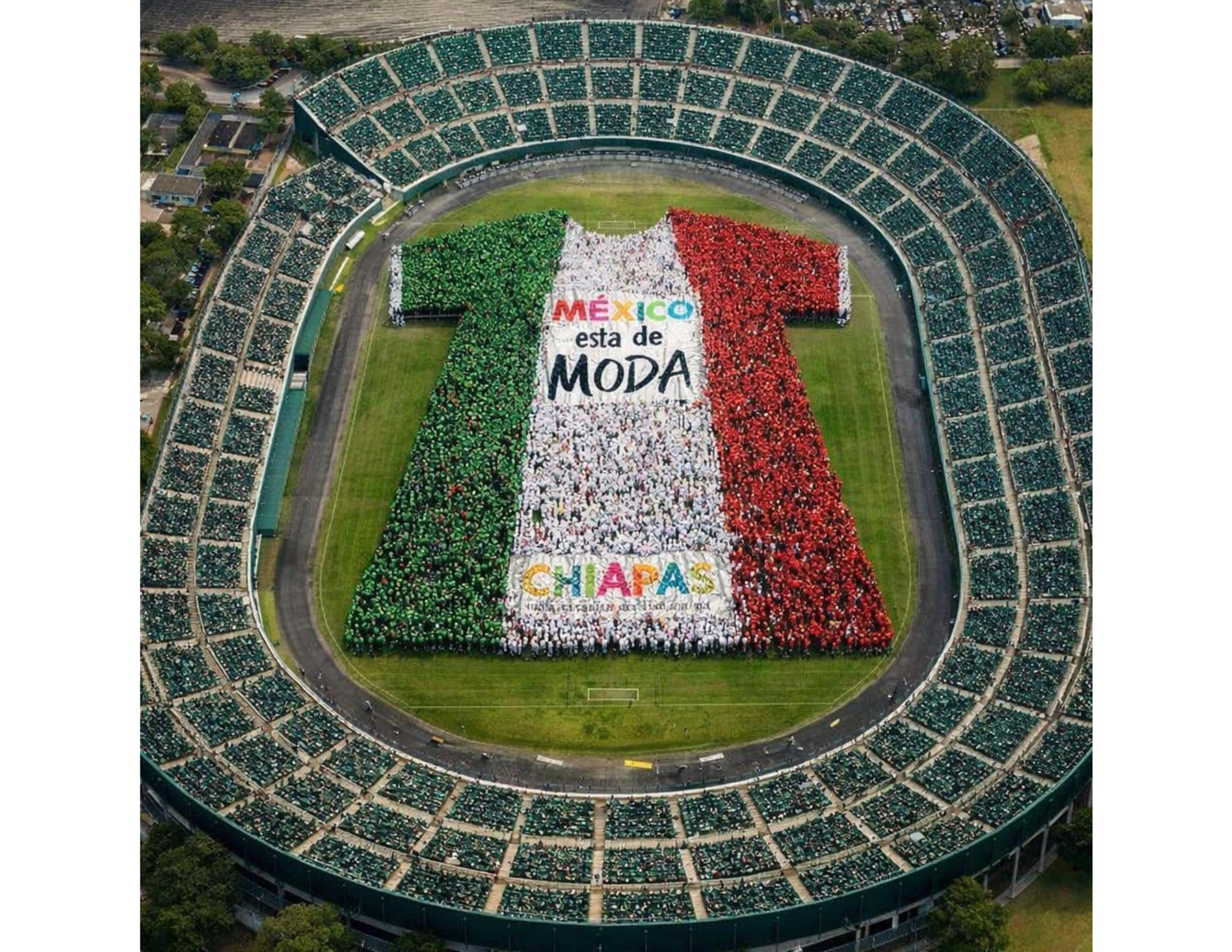 Imagen realizada con IA cedida por la Secretaria de Turismo de México (Sectur) de una camiseta conformada por personas en Chiapas (México). EFE/ Secretaria de Turismo de México