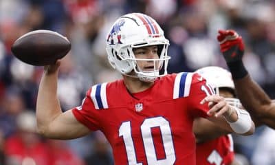 Fotografía de archivo del mariscal de campo de New England Patriots, quien este jueves reveló a la prensa que recibió consejos del miembro del Salón de la Fama Peyton Manning para conquistar este domingo el Super Bowl LX. EFE/EPA/CJ GUNTHER