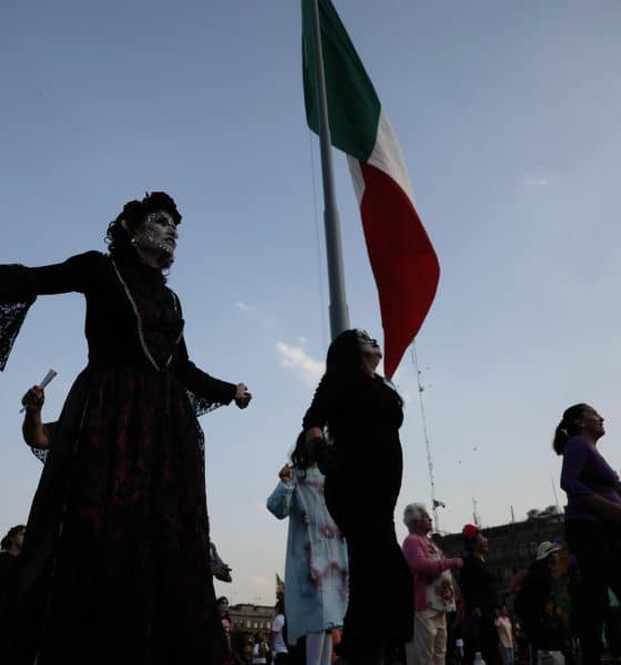 El Gobierno de la Ciudad de México celebró este viernes una fiesta comunitaria con música, actuaciones y bailes para mandar un mensaje de "amor" a través de un evento de preparación para el Mundial de Fútbol de este año, el cual pidieron fuera un torneo "sin fronteras" y de unión entre los distintos países. Imagen de archivo. EFE/ José Mendez