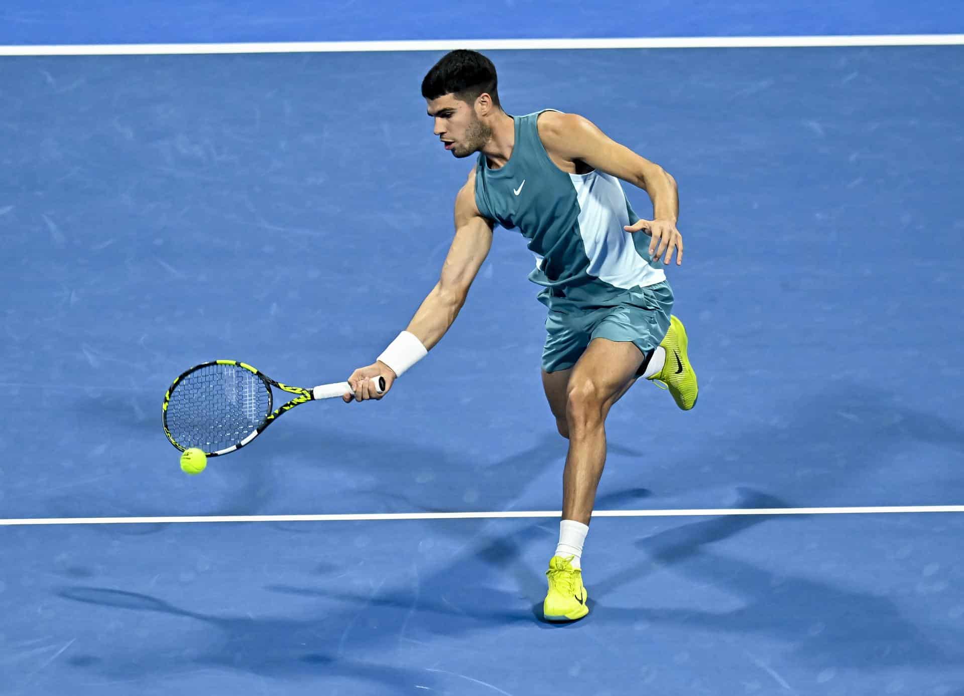 El tenista español Carlos Alcaraz en el ATP Qatar Open, en foto de archivo de NOUSHAD THEKKAYIL. EFE