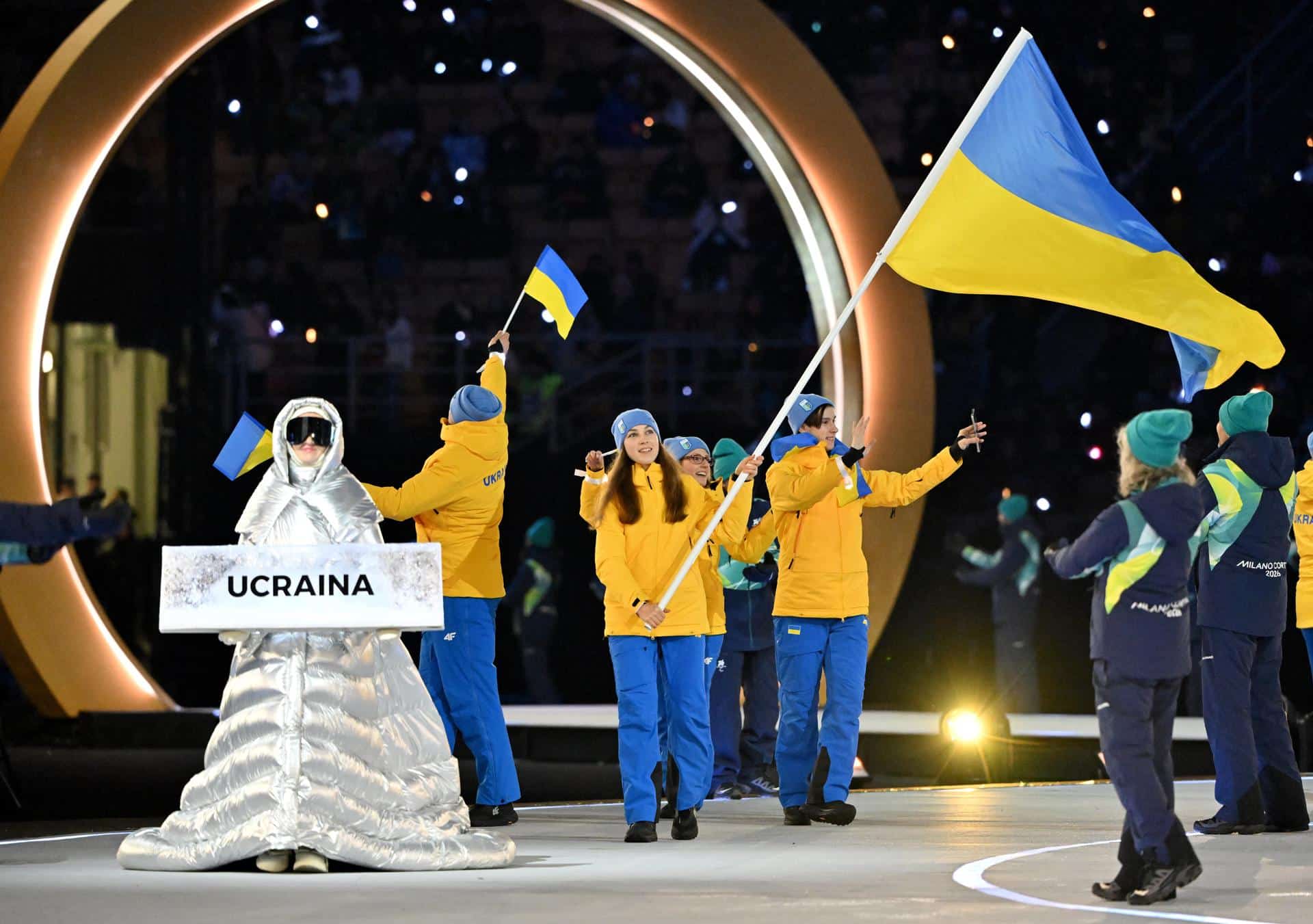 La delegación de Ucrania en la ceremonia de inuguración en los Juegos Olímpicos de Invierno de Milán Cortina 2026, el pasado 6 de ferbero. EFE/EPA/PETER KNEFFEL / POOL