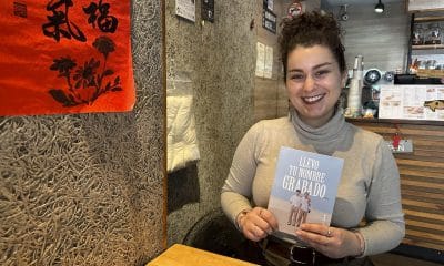 TAIPÉI, 09/02/2026.- Amelia Pérez (1998), editora y traductora en la editorial zaragozana 'Más al Este', posa en una entrevista con EFE desde una cafetería en Taipéi. EFE/Javier Castro Bugarín