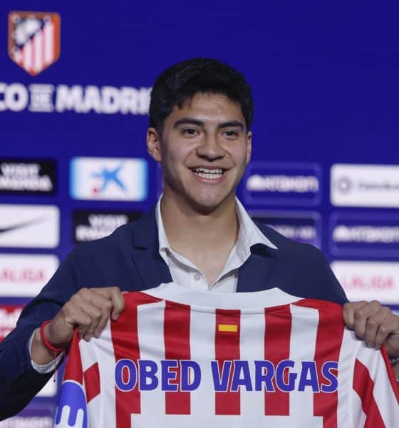 El centrocampista mexicano Obed Vargas durante su presentación como nuevo jugador del Atlético de Madrid, este miércoles en el Estadio Metropolitano de Madrid. EFE/ Sergio Perez