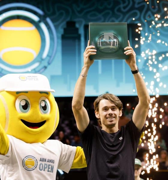 El tenista australiano Alex de Minaur en la final del torneo de Róterdam. EFE/EPA/BAS CZERWINSKI