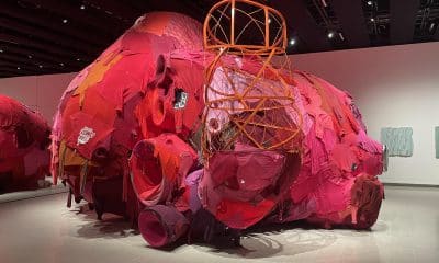 - Objetos cotidianos como el hilo grueso o la ropa usada son los protagonistas de dos originales exposiciones que presenta en simultáneo la galería Hayward de Londres, con los títulos 'Hilos de vida' y 'Corazón a corazón', que se podrán visitar hasta el 3 de mayo. EFE/ Luis Campello.