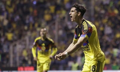 Aarón Mejía, de América, celebra un gol este viernes en un partido de la Liga MX ante Puebla en el estadio Cuauhtémoc. EFE/ Hilda Ríos