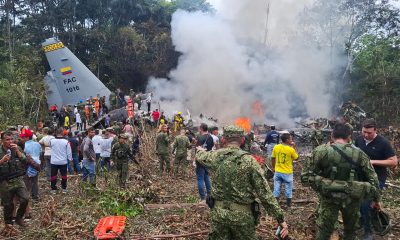 Integrantes de las Fuerzas Militares de Colombia, rescatistas y voluntarios realizan labores de rescate en Puerto Leguizamo (Colombia). EFE/ Miputumayo.com.co